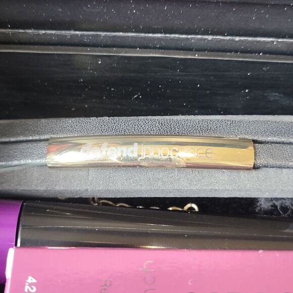 Rare Younique Defend Innocence boxed gift set - Picture 3 of 16